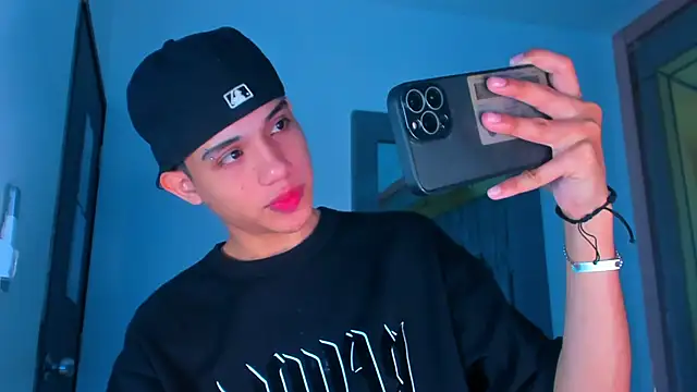 Sebax Young online show from 11-30-25, 08:31