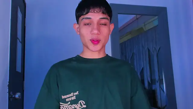 Sebax Young online show from 03-18-26, 08:32