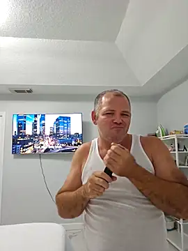 cubanitofeliz40 online show from 04-08-26, 07:37