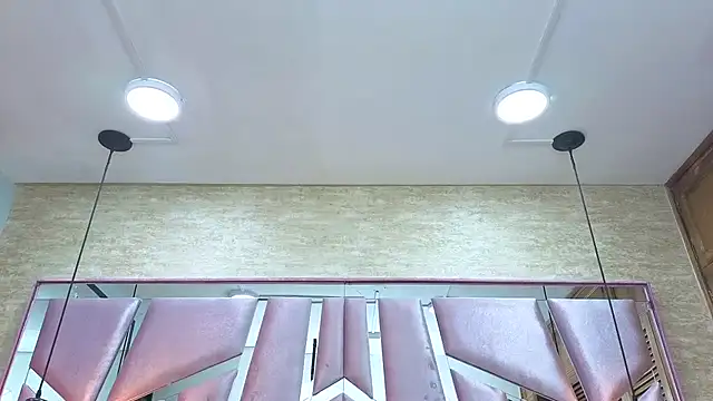 ThaliaCross online show from 02-12-26, 07:57