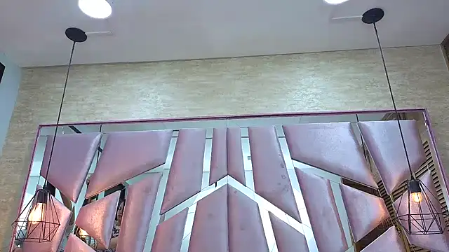 ThaliaCross online show from 02-02-26, 07:57