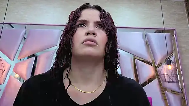 ThaliaCross online show from 02-20-26, 08:00