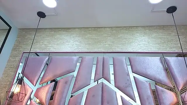 ThaliaCross online show from 01-08-26, 07:53