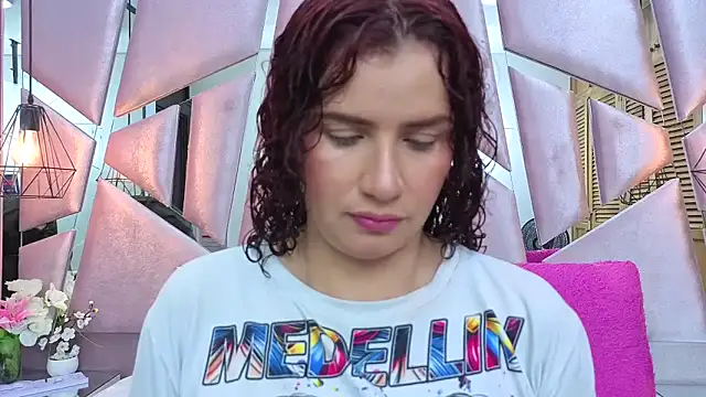 ThaliaCross online show from 01-17-26, 07:50