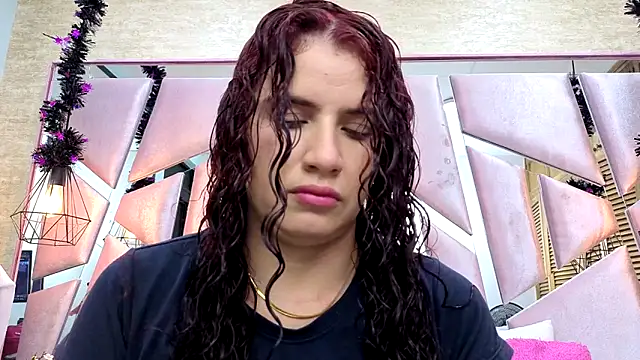 ThaliaCross online show from 11-28-25, 07:58