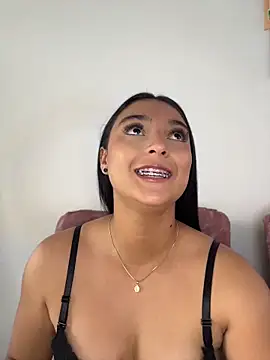 nicolexxaleja online show from 05-15-26, 08:40