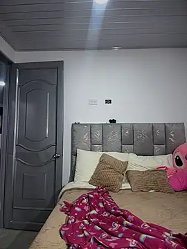 nicolexxaleja online show from 04-07-26, 10:00