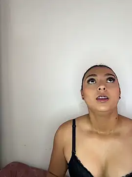 nicolexxaleja online show from 07-04-26, 01:59