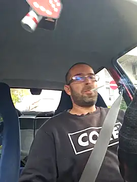 Snapshot of Thomas043 chatting on 10-22-25, 01:10 Thomas043 online show from 10-22-25, 01:10