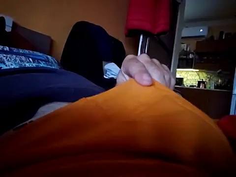 Snapshot of Thomas043 chatting on 10-21-25, 07:41 Thomas043 online show from 10-21-25, 07:41