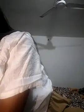 cute radhikaa online show from 12-21-25, 05:03