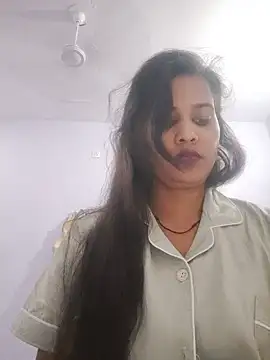 cute radhikaa online show from 06-18-26, 10:42