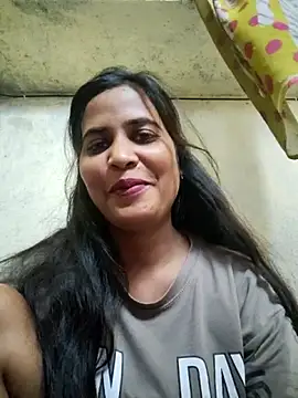 cute radhikaa online show from 05-16-26, 06:34