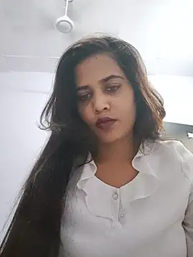 cute radhikaa online show from 06-26-26, 05:13