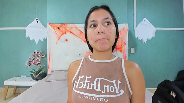 ania gomez online show from 10-24-25, 01:10