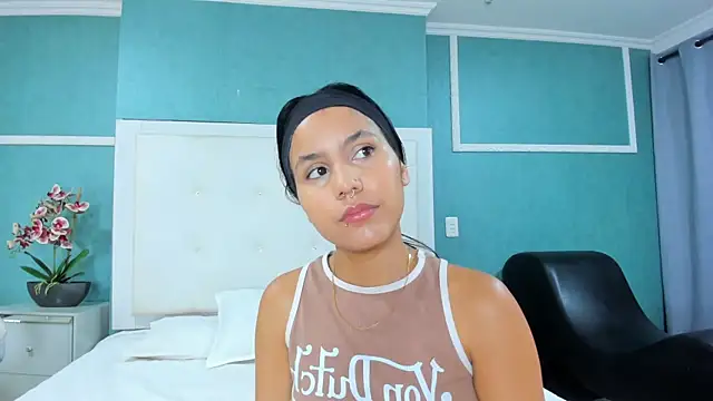 ania gomez online show from 11-25-25, 03:56