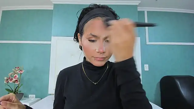 ania gomez online show from 09-18-25, 10:57