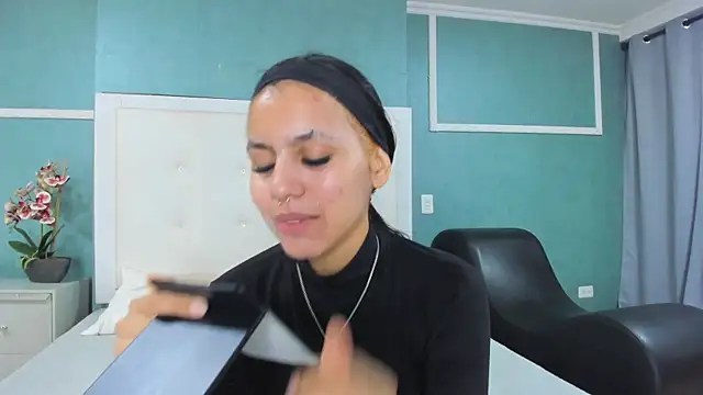 ania gomez online show from 12-17-25, 02:22