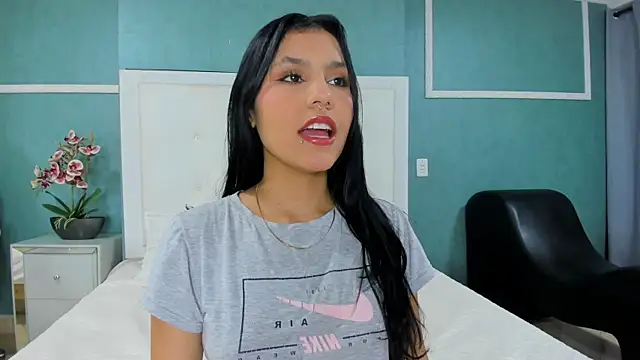 ania gomez online show from 11-18-25, 03:15