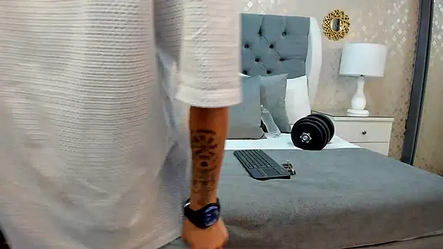 ZoeKrug online show from 09-22-25, 12:22