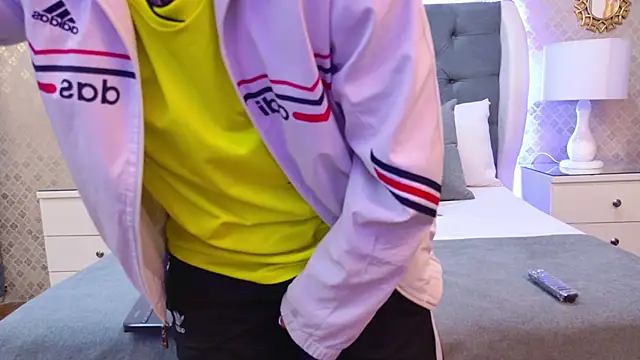 ZoeKrug online show from 11-18-25, 11:35