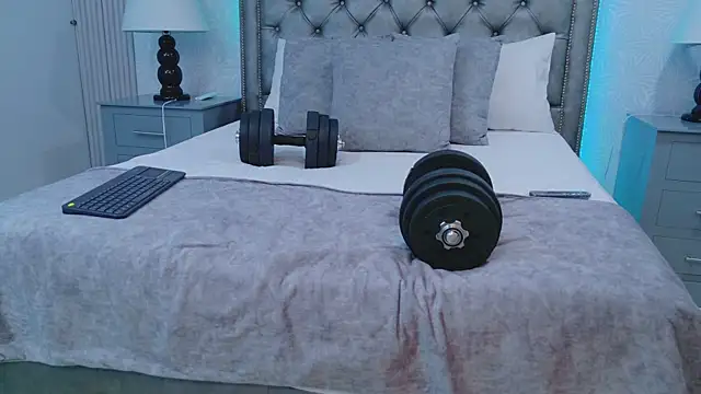 ZoeKrug online show from 01-09-26, 07:32