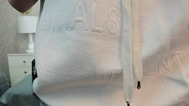 ZoeKrug online show from 09-30-25, 11:49