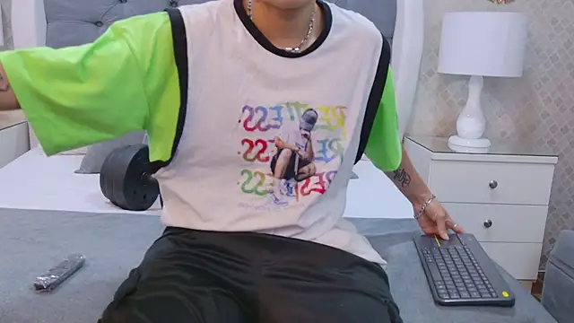 ZoeKrug online show from 09-27-25, 12:11