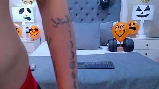 ZoeKrug online show from 10-15-25, 11:51