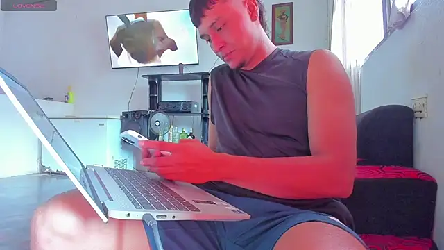Snapshot of hot_boy_04 chatting on 07-19-26, 03:42 hot boy 04 online show from 07-19-26, 03:42