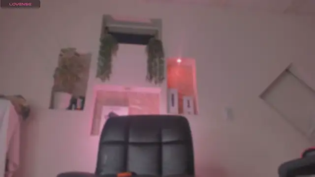 Snapshot of Chloe_cooperr chatting on 09-23-25, 02:40 Chloe cooperr online show from 09-23-25, 02:40