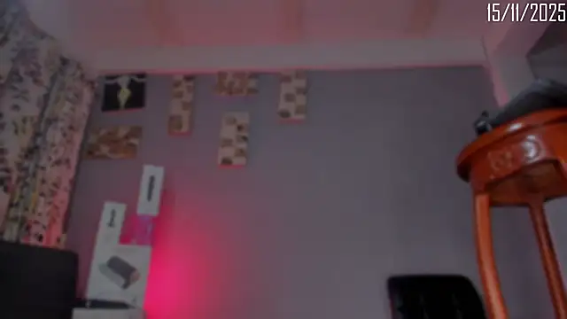 Chloe cooperr online show from 11-15-25, 08:51