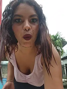 Snapshot of Yessica_Lopezz chatting on 06-19-26, 11:49 Yessica Lopezz online show from 06-19-26, 11:49