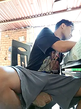 LecheDeSoya666 online show from 10-02-25, 04:54