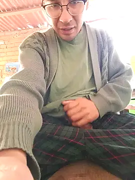 LecheDeSoya666 online show from 10-05-25, 07:37