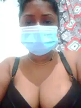 Snapshot of boosypussy chatting on 05-30-26, 10:37 boosypussy online show from 05-30-26, 10:37