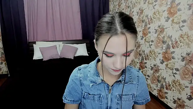 Snapshot of EllaCurtis chatting on 10-04-25, 03:19 EllaCurtis online show from 10-04-25, 03:19