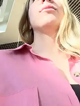 Snapshot of VintageBlue chatting on 02-20-26, 06:26 VintageBlue online show from 02-20-26, 06:26