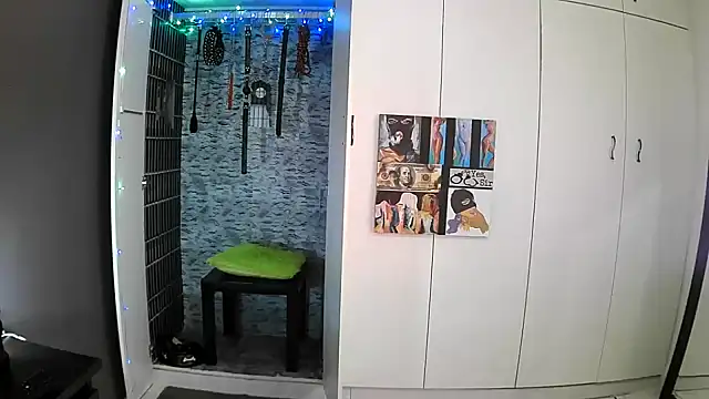 Snapshot of BaDSubMiss chatting on 09-30-25, 06:08 BaDSubMiss online show from 09-30-25, 06:08