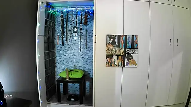 Snapshot of BaDSubMiss chatting on 10-12-25, 04:14 BaDSubMiss online show from 10-12-25, 04:14