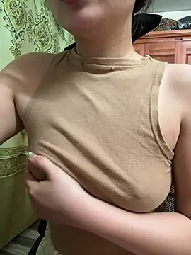 LinYi Office online show from 04-02-26, 06:31