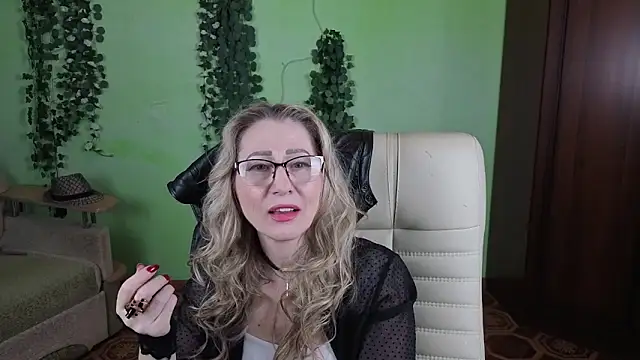 Snapshot of Habibi_Honeyy chatting on 03-02-26, 02:02 Habibi Honeyy online show from 03-02-26, 02:02