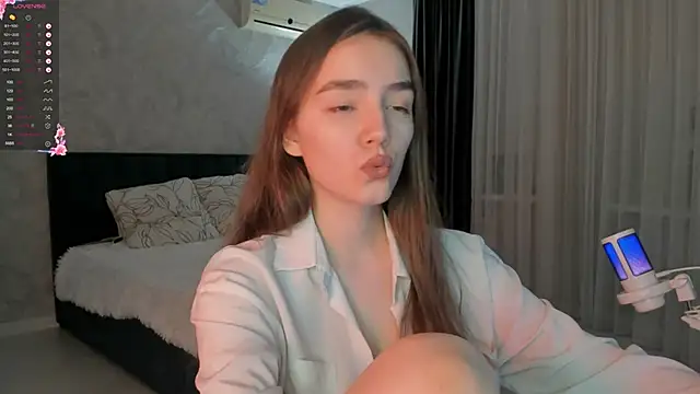 Snapshot of sweete_chantal chatting on 09-12-25, 05:13 sweete chantal online show from 09-12-25, 05:13