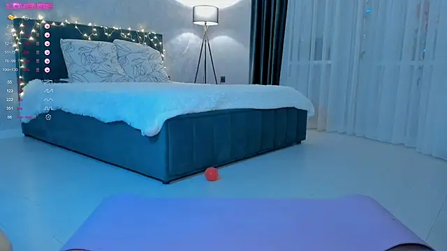 sweete chantal online show from 10-30-25, 05:21