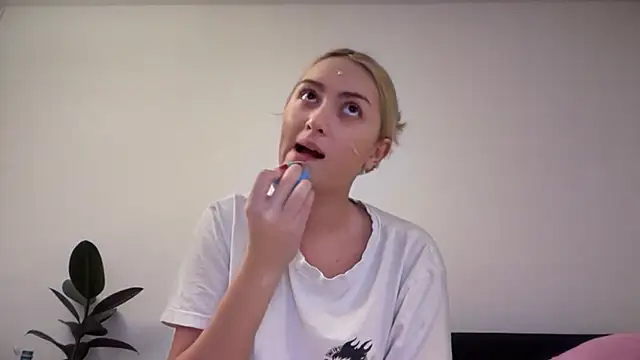 Kitty Swetty online show from 01-14-26, 09:40