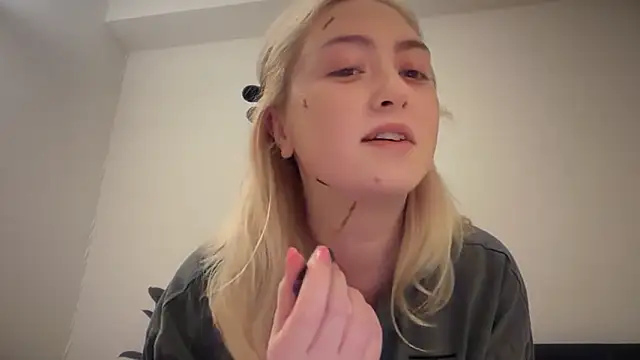 Kitty Swetty online show from 04-14-26, 07:19