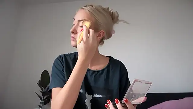 Snapshot of Kitty_Swetty chatting on 10-13-25, 11:45 Kitty Swetty online show from 10-13-25, 11:45