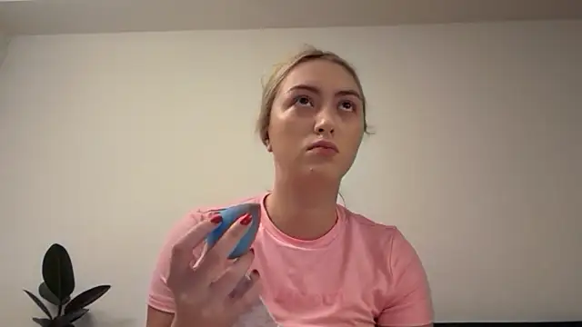 Kitty Swetty online show from 01-18-26, 02:48