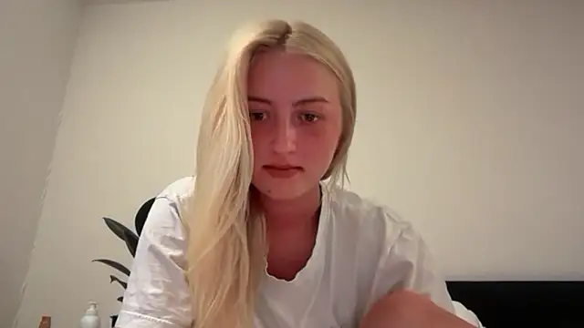 Kitty Swetty online show from 06-26-26, 08:47