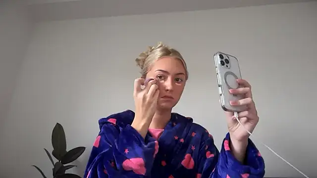 Snapshot of Kitty_Swetty chatting on 10-07-25, 08:59 Kitty Swetty online show from 10-07-25, 08:59